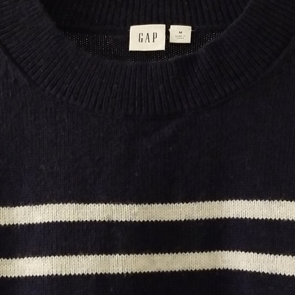 Gap sweater - Picture 2 of 2
